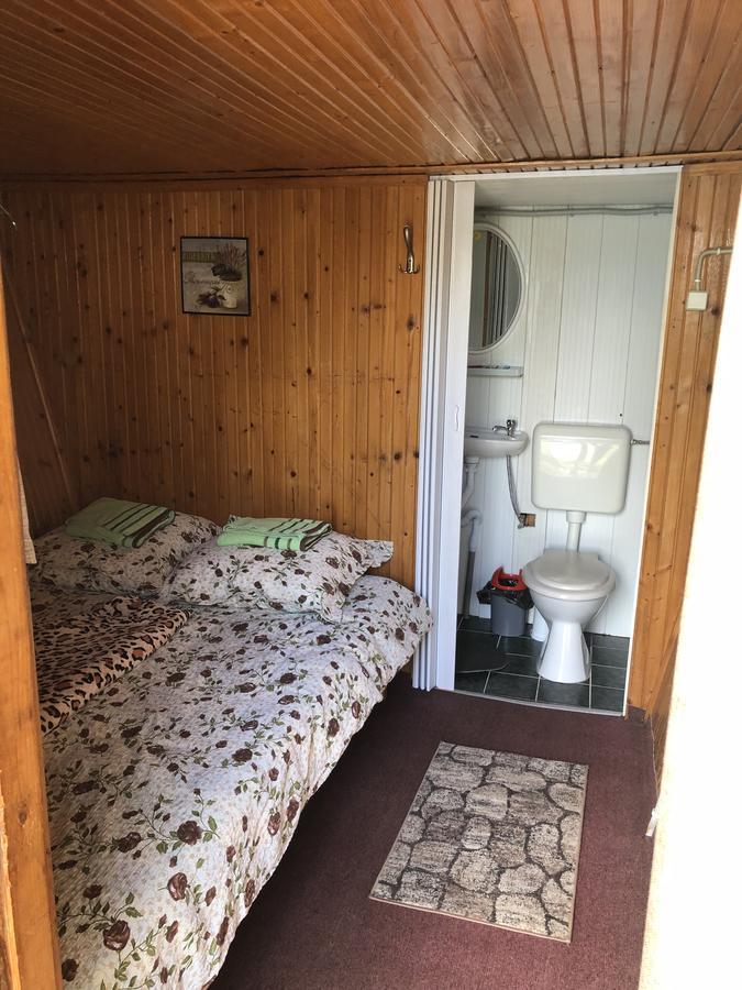 Camping Robinson Country Club Oradea Eksteriør billede
