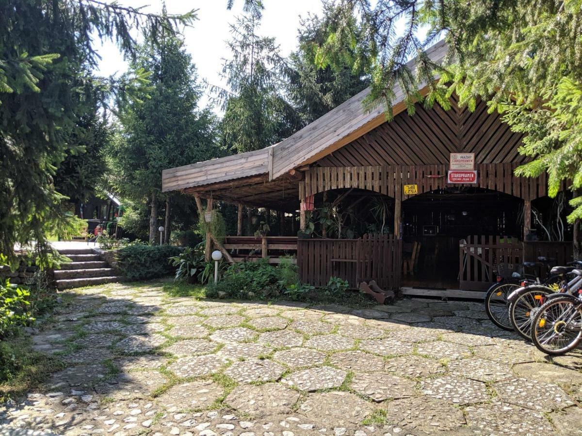 Camping Robinson Country Club Oradea Eksteriør billede