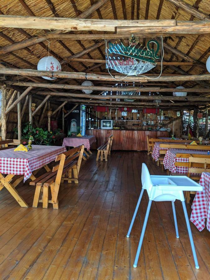 Camping Robinson Country Club Oradea Eksteriør billede
